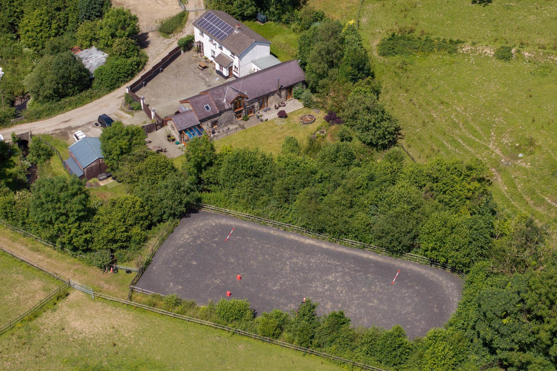 Cwmcarfan, Llanddewi Road image 3