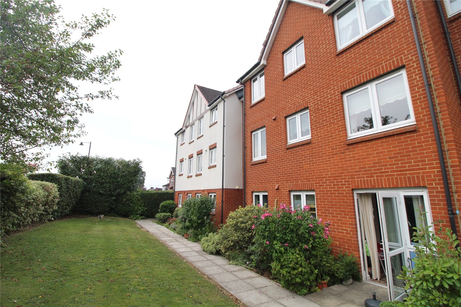 Winchmore Hill Road, London image 5