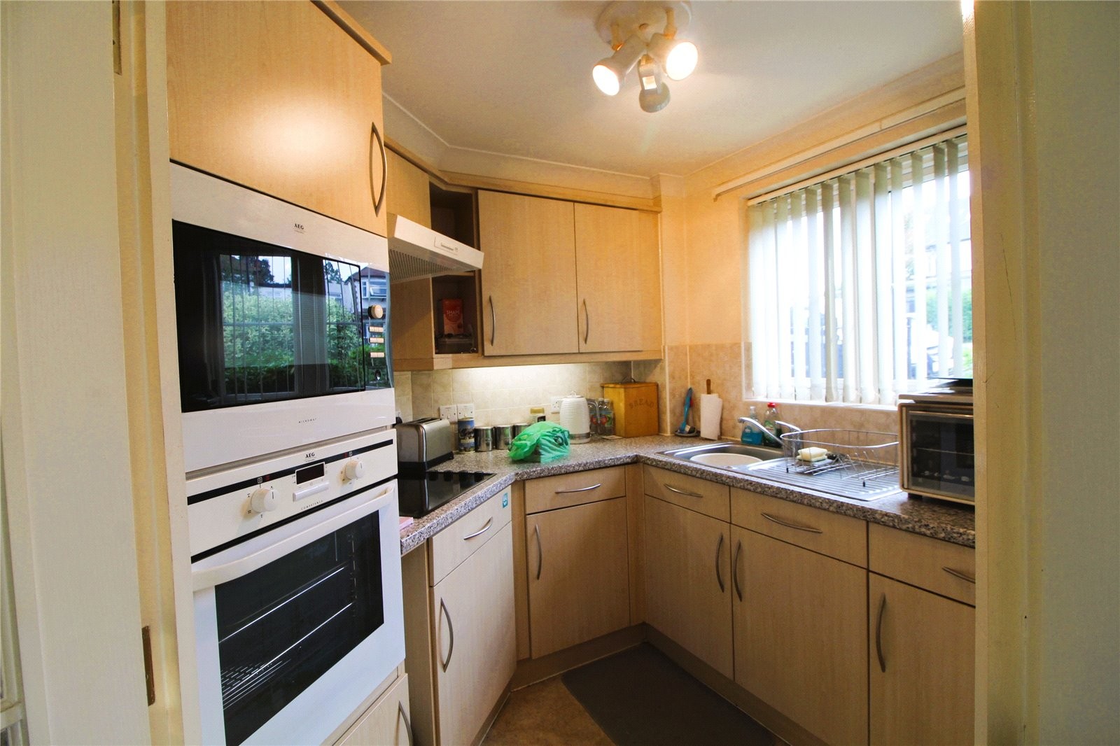 Winchmore Hill Road, London image 6