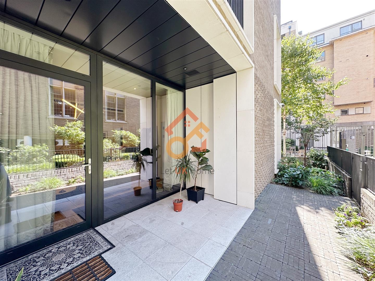 Brackley Street, Clarendon Court, London, EC1Y image 1