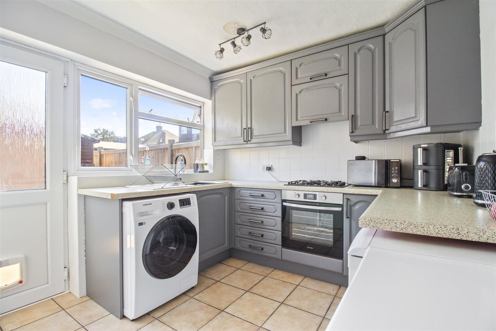 Grenville Avenue, Goring-By-Sea, Worthing image 7