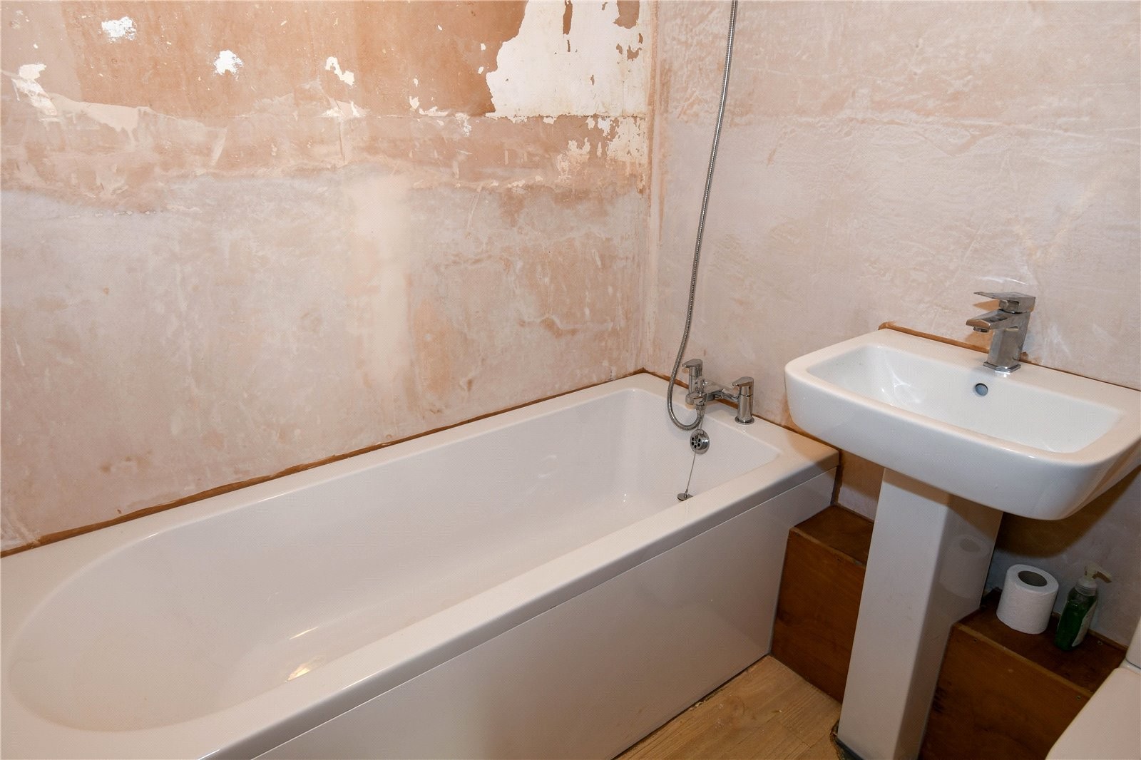 Crofton Way, Enfield, Middlesex image 8