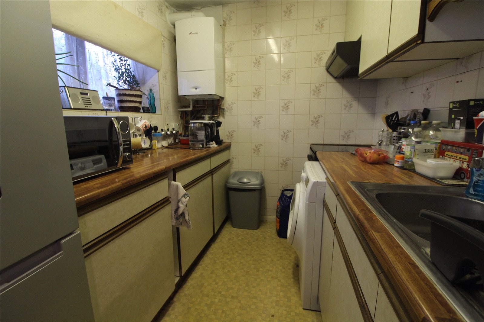 Avalon Close, Enfield, Middlesex image 4