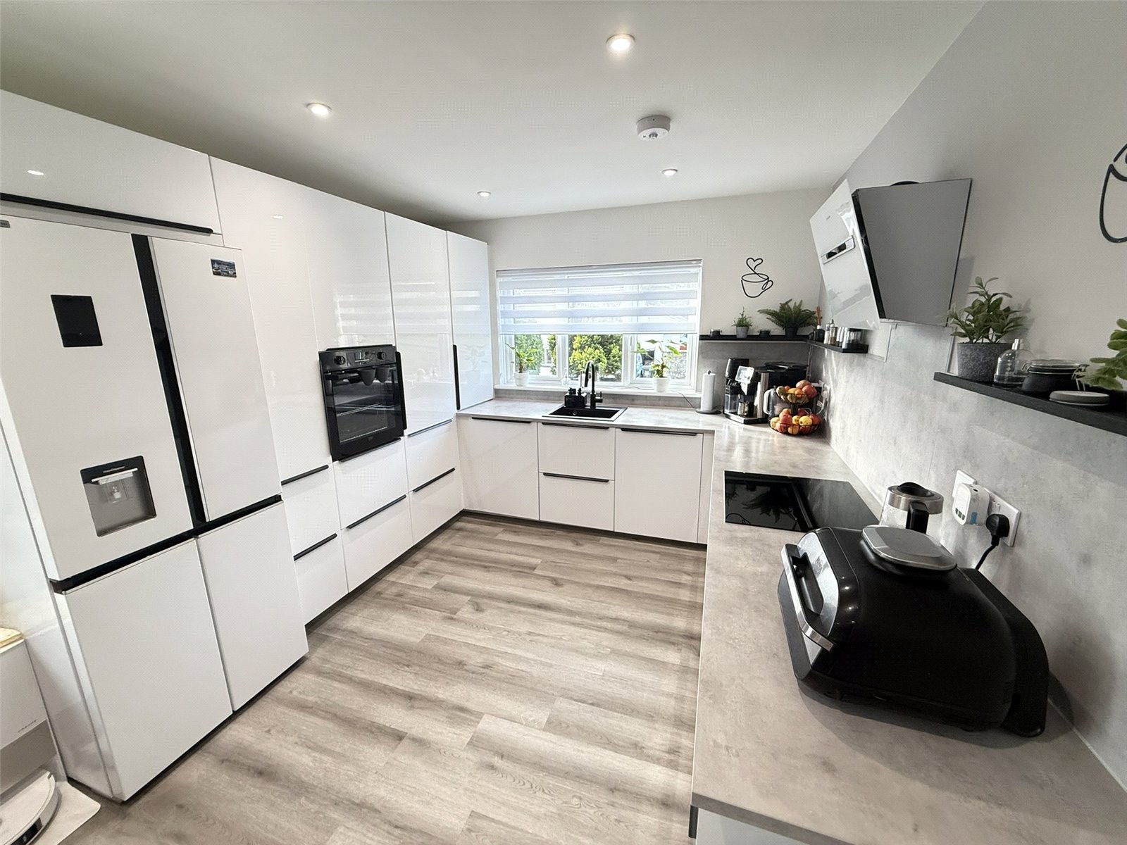 Roslyn Close, St Austell image 2