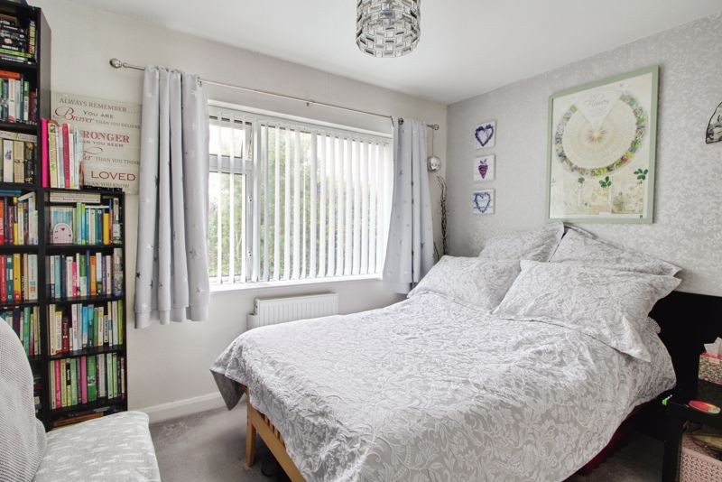 Dewpond Close, St. Neots image 11