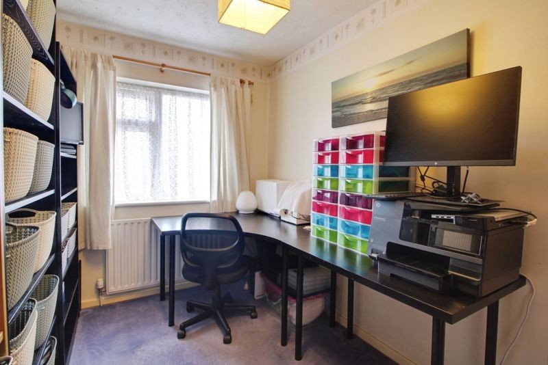 Dewpond Close, St. Neots image 12