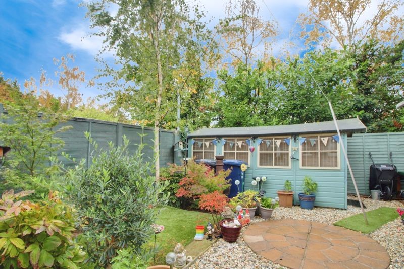 Dewpond Close, St. Neots image 13