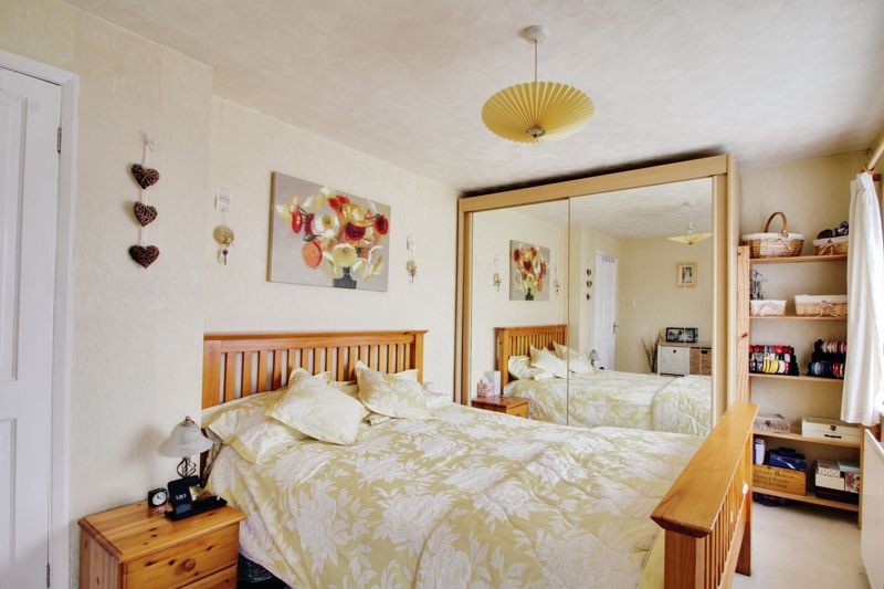 Dewpond Close, St. Neots image 10