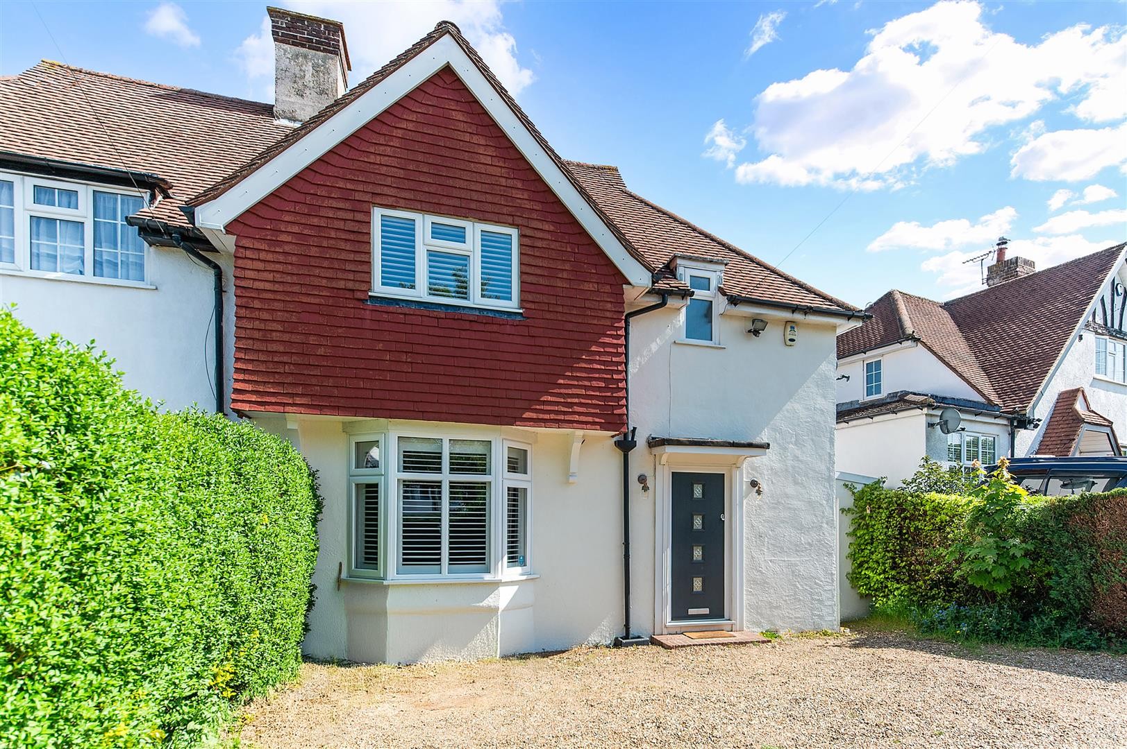 Roundwood Way, Banstead image 1