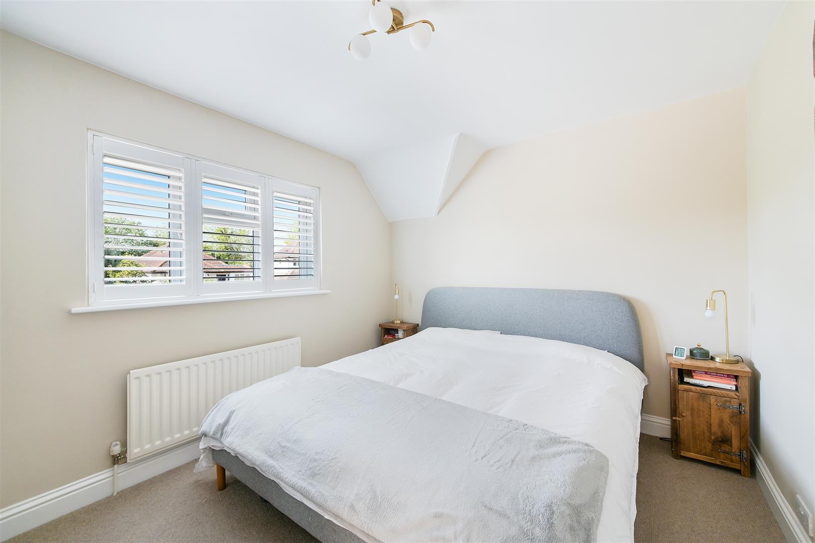 Roundwood Way, Banstead image 12