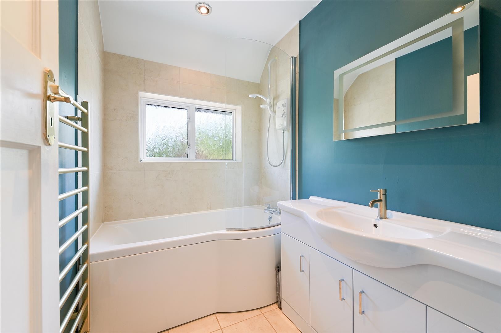 Roundwood Way, Banstead image 15