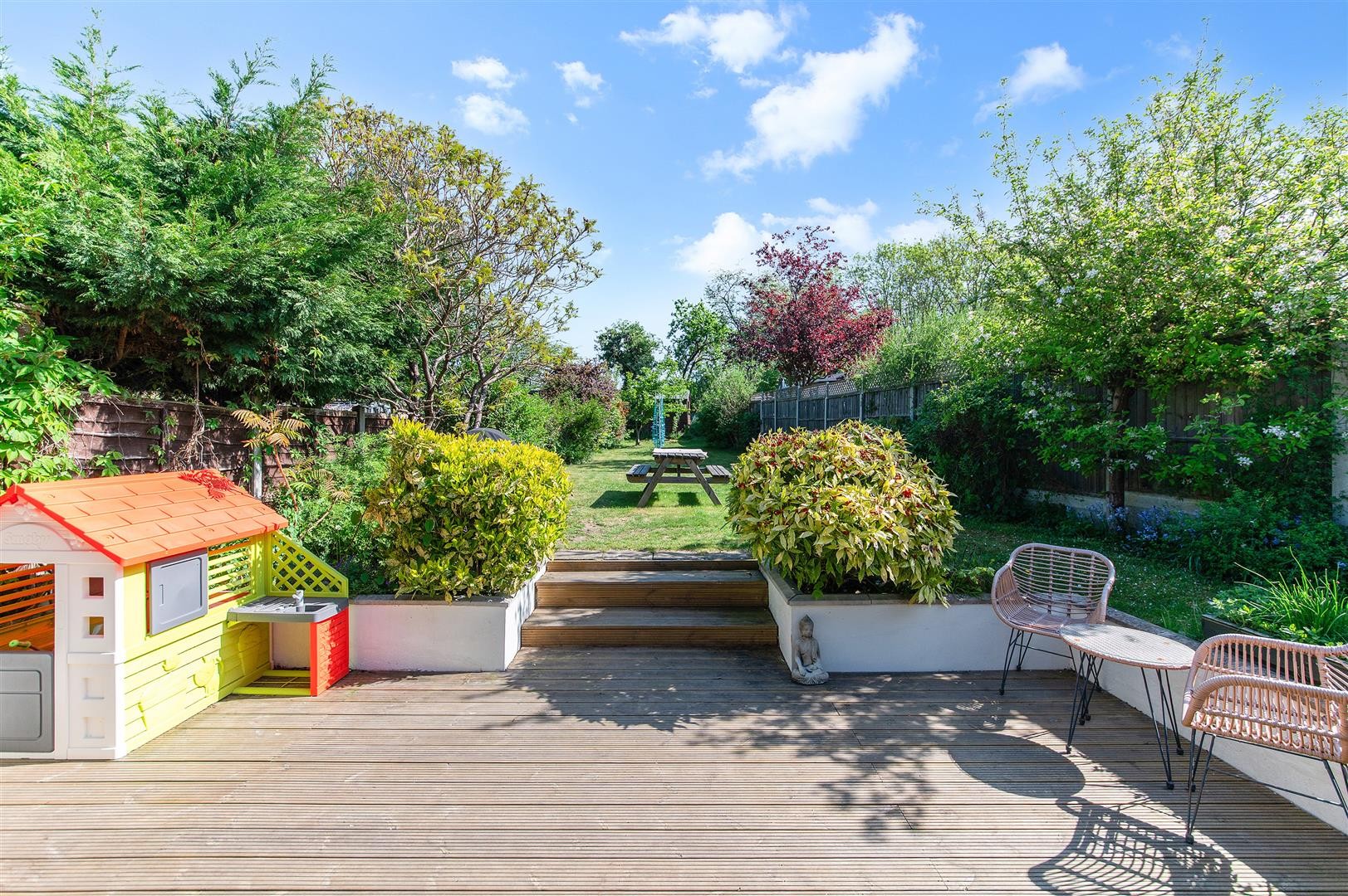 Roundwood Way, Banstead image 17