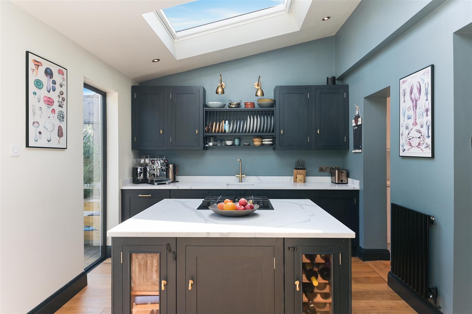 Roundwood Way, Banstead image 3