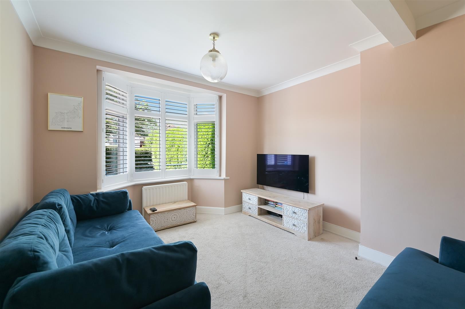 Roundwood Way, Banstead image 7