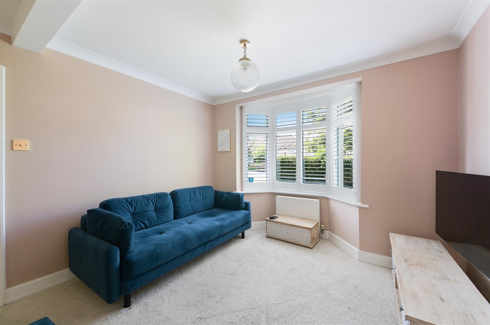 Roundwood Way, Banstead image 8