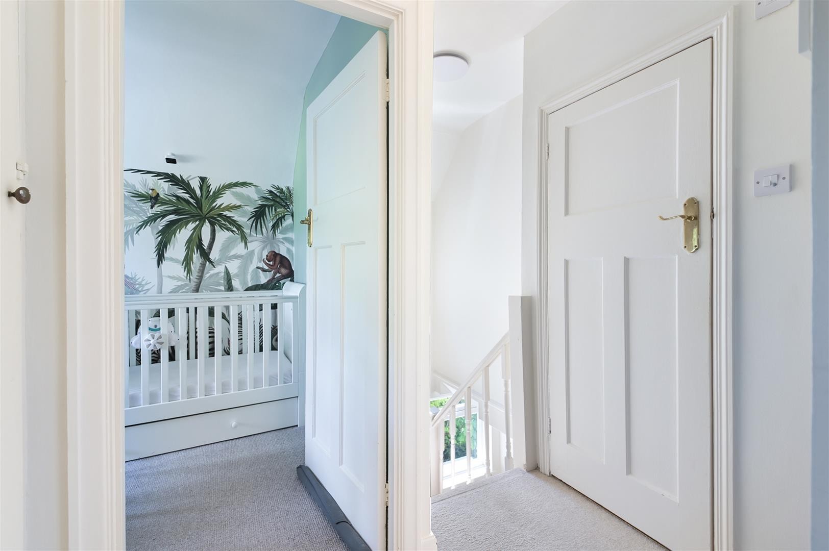 Roundwood Way, Banstead image 10