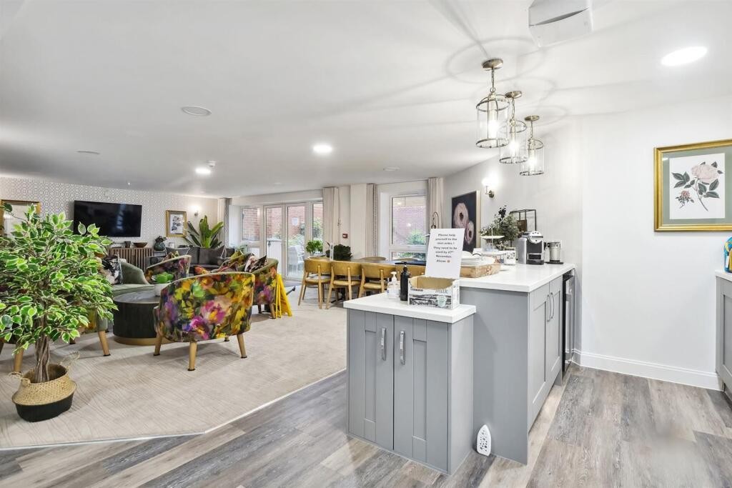 Outwood Lane, Chipstead, Coulsdon image 4