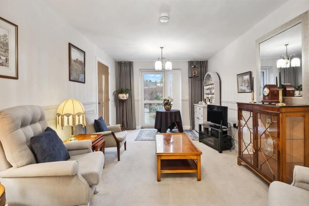 Outwood Lane, Chipstead, Coulsdon image 8