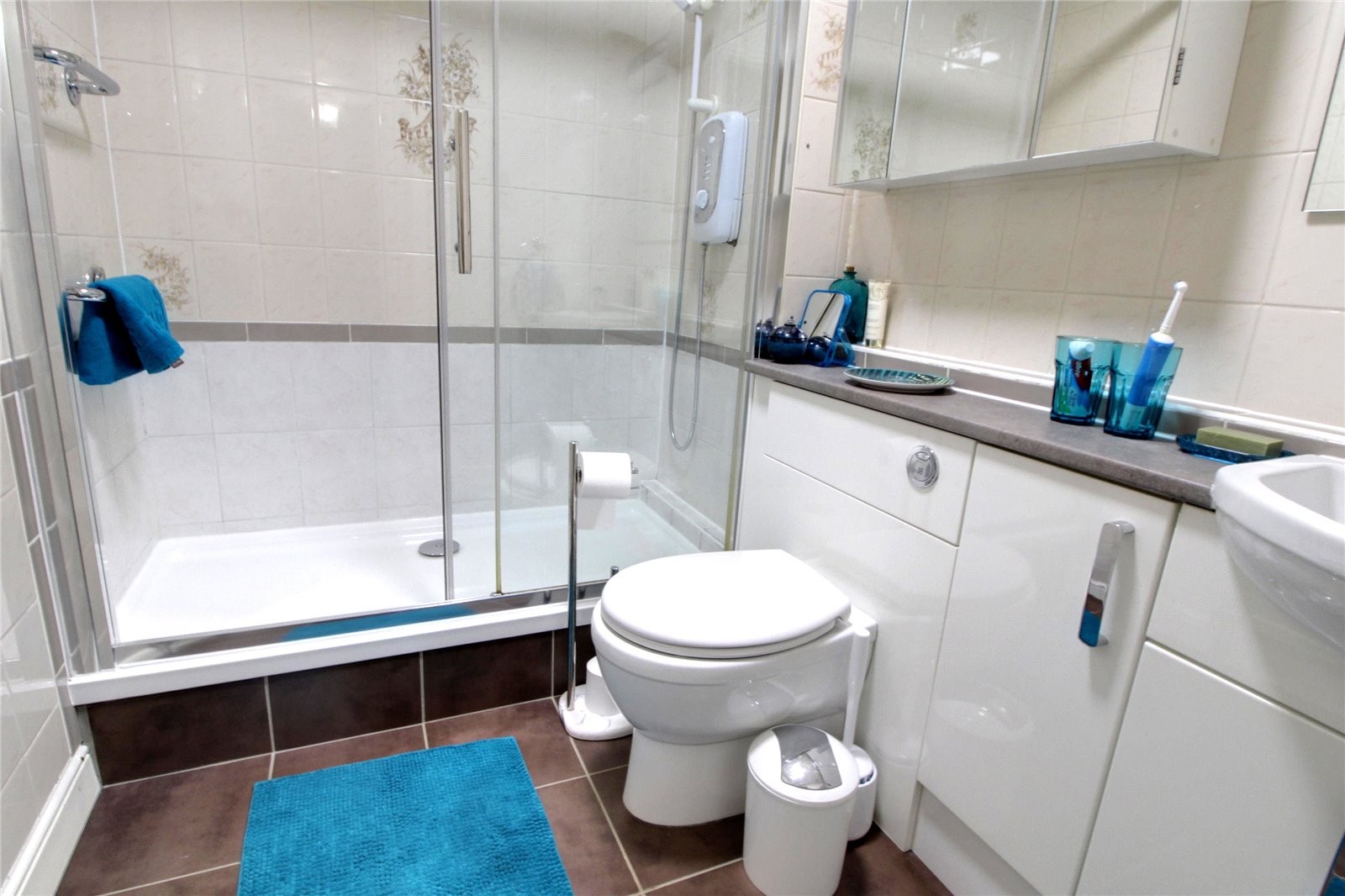 Cavell Drive, Enfield, Middlesex image 9