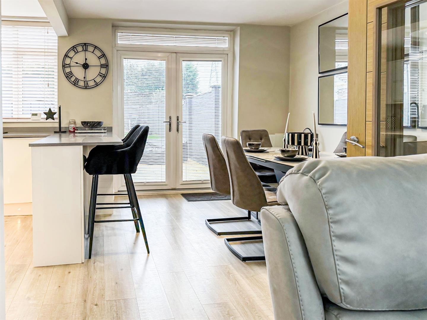 Lentons Lane, Aldermans Green, Coventry * BEAUTIFUL THROUGHOUT * image 1