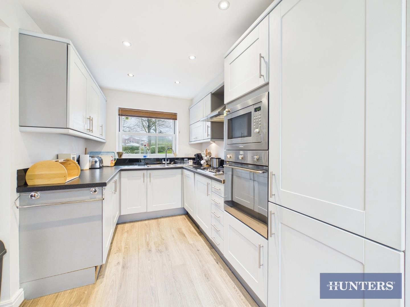 The Parade, Moor Road, Filey image 3