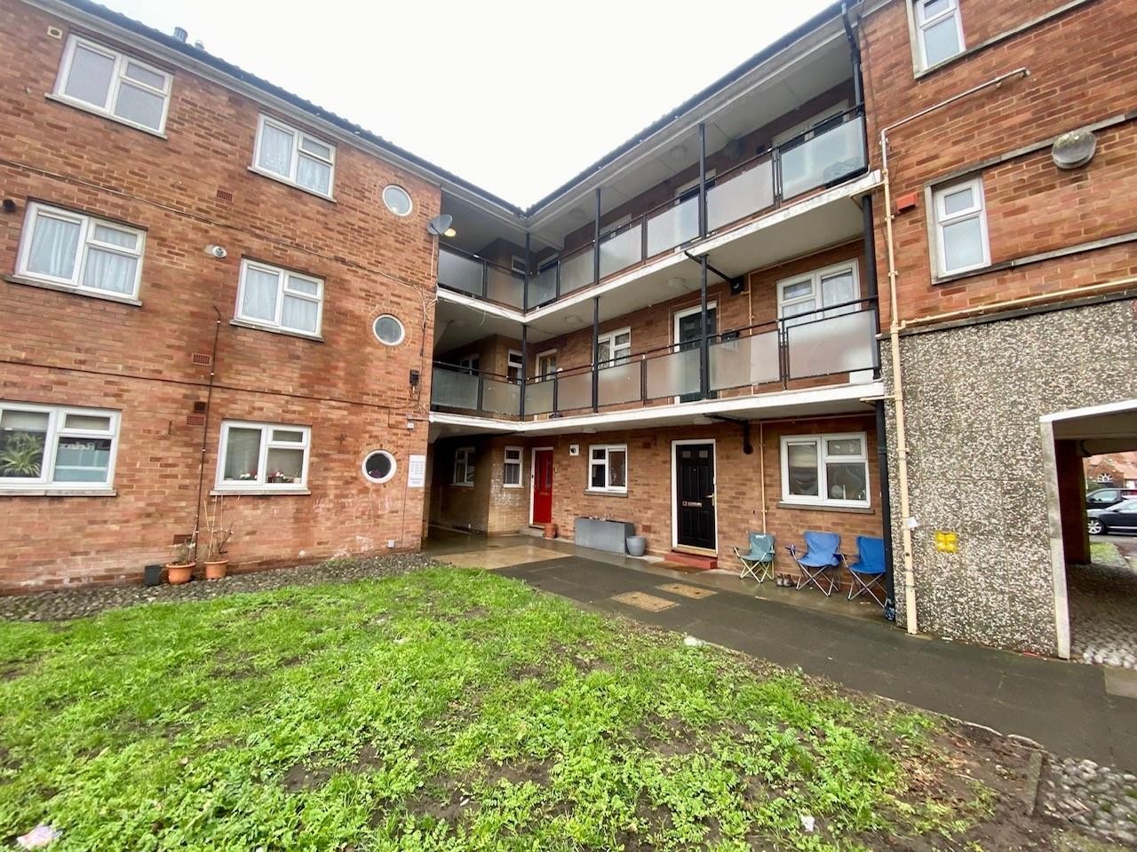 Paradise Road, Waltham Abbey image 1
