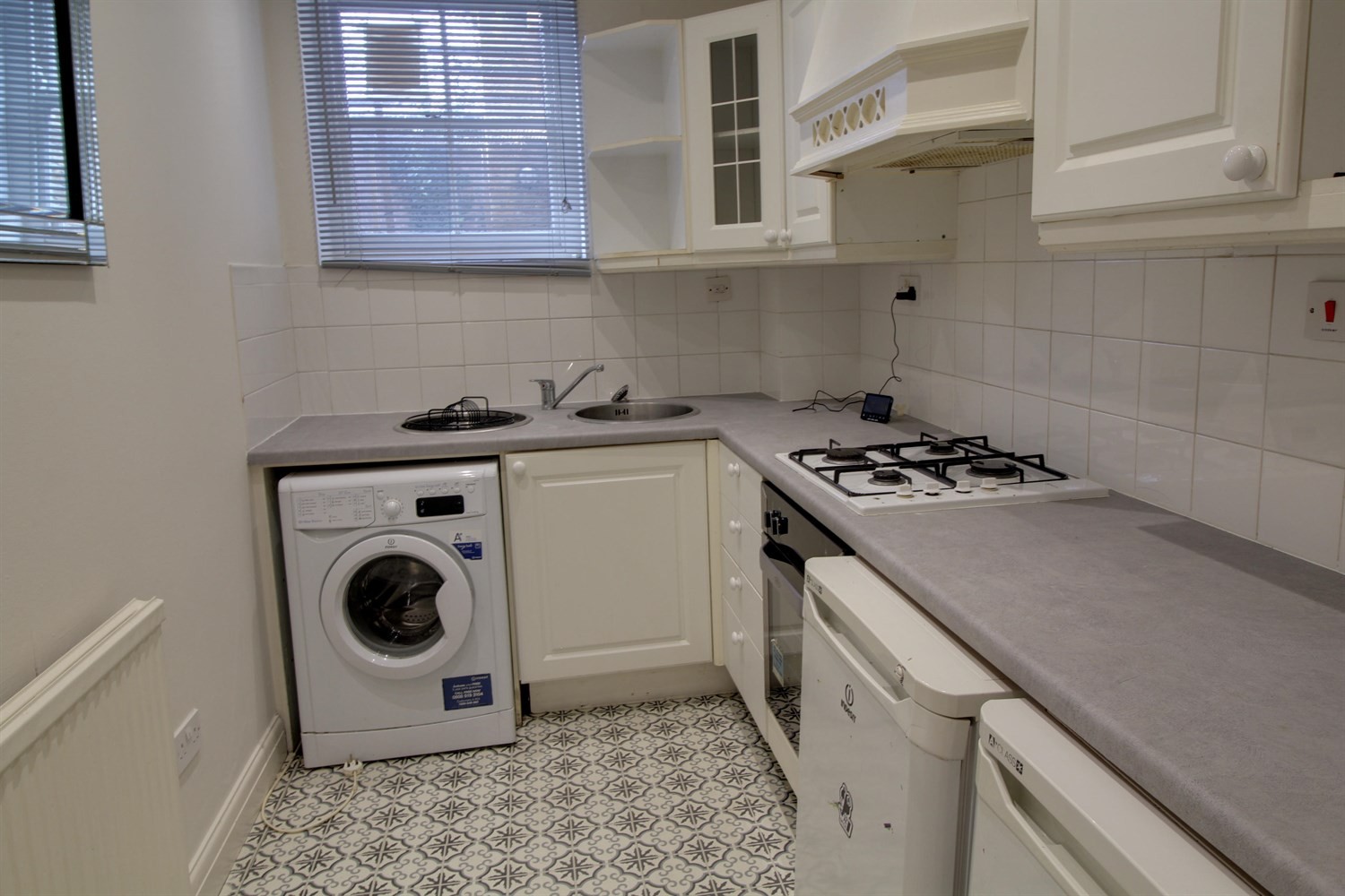 Jonathan Court image 3