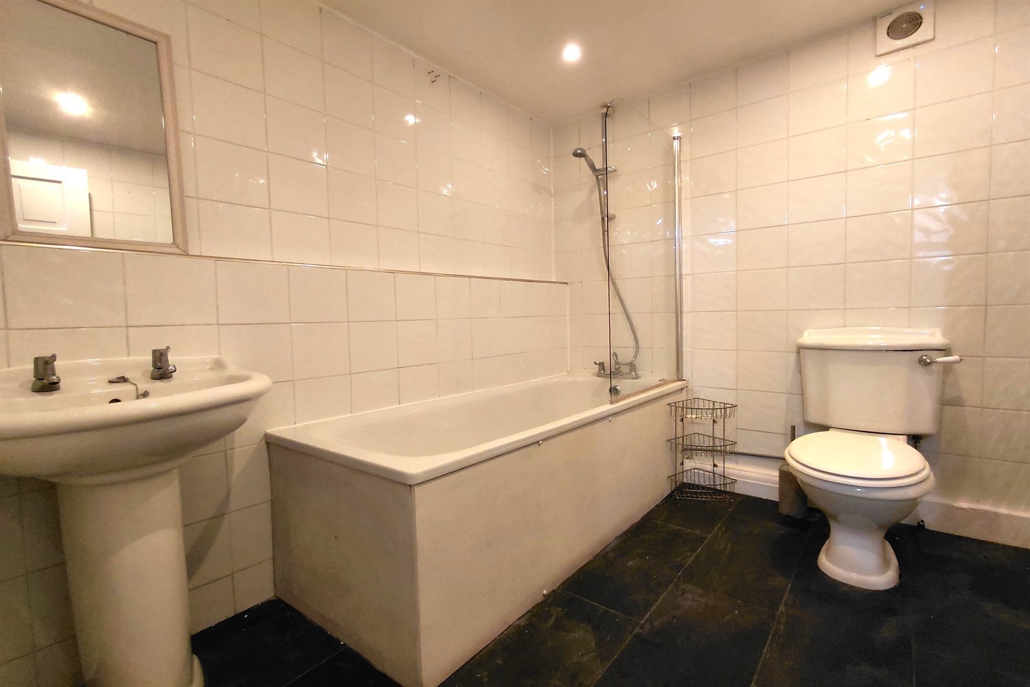 Jonathan Court image 5