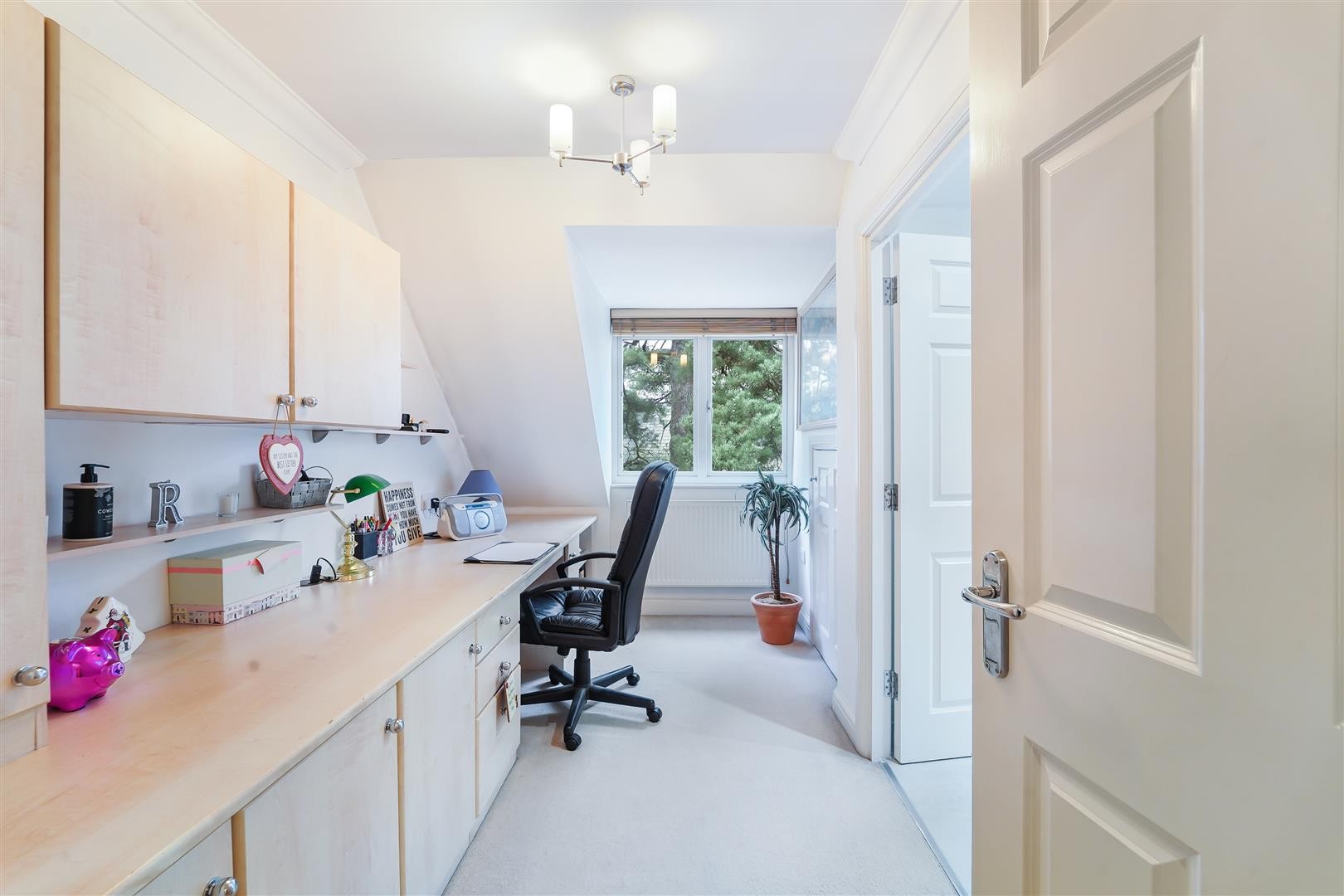 Wingfield Court, Banstead image 13