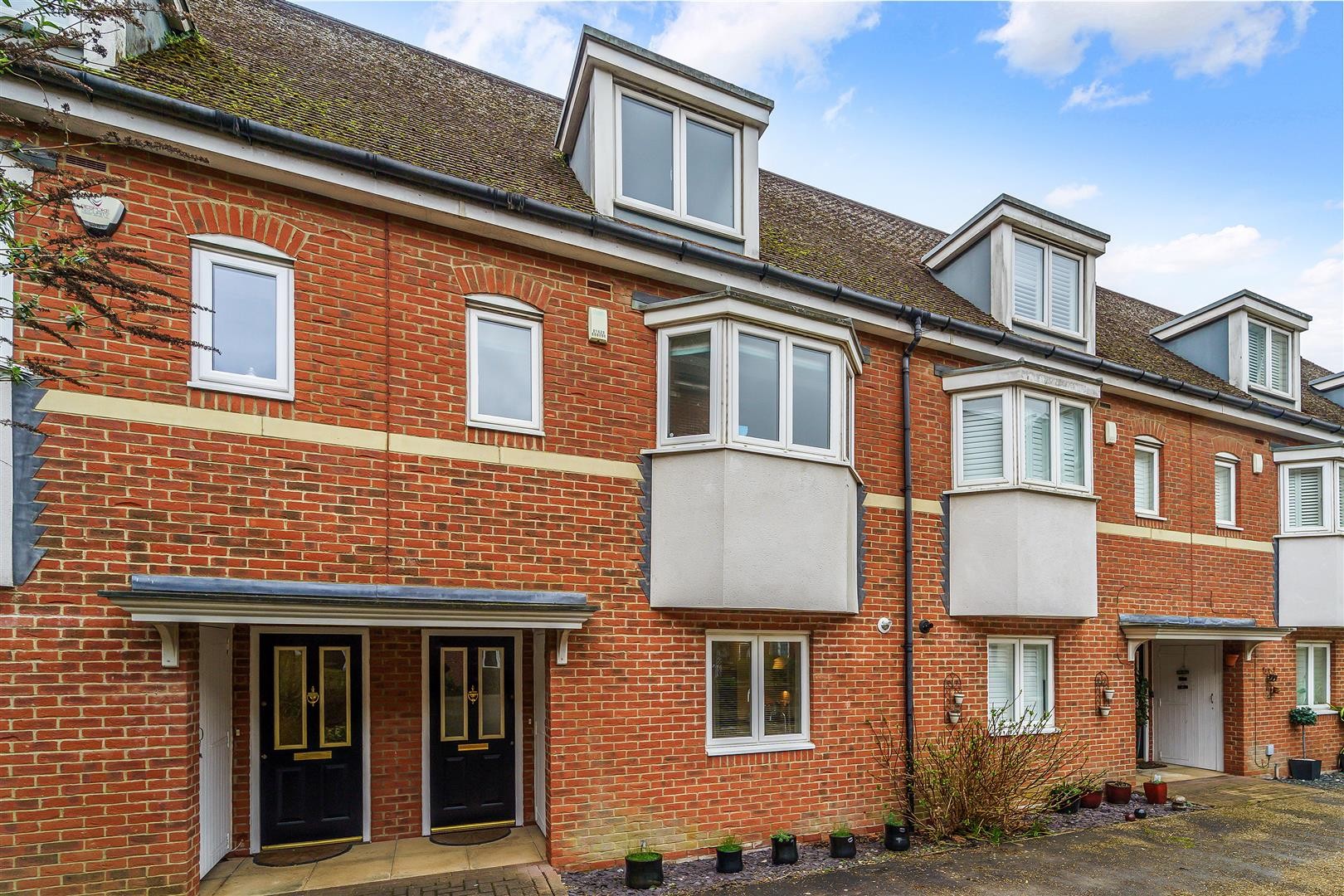 Wingfield Court, Banstead image 18