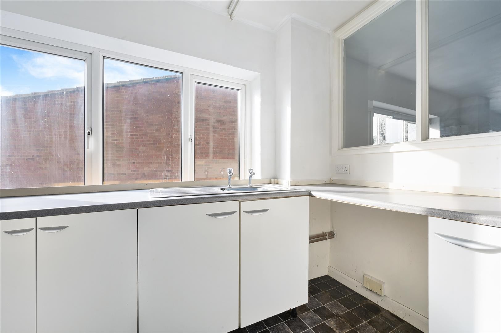 Brighton Road, Burgh Heath, Tadworth image 14