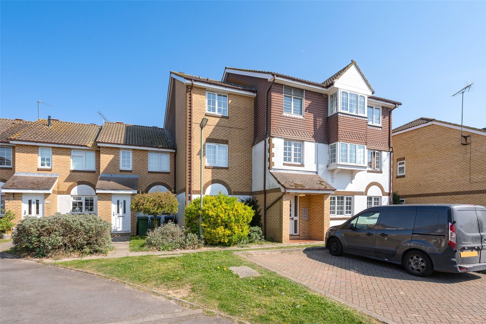 Shaw Drive, WALTON-ON-THAMES, Surrey image 1