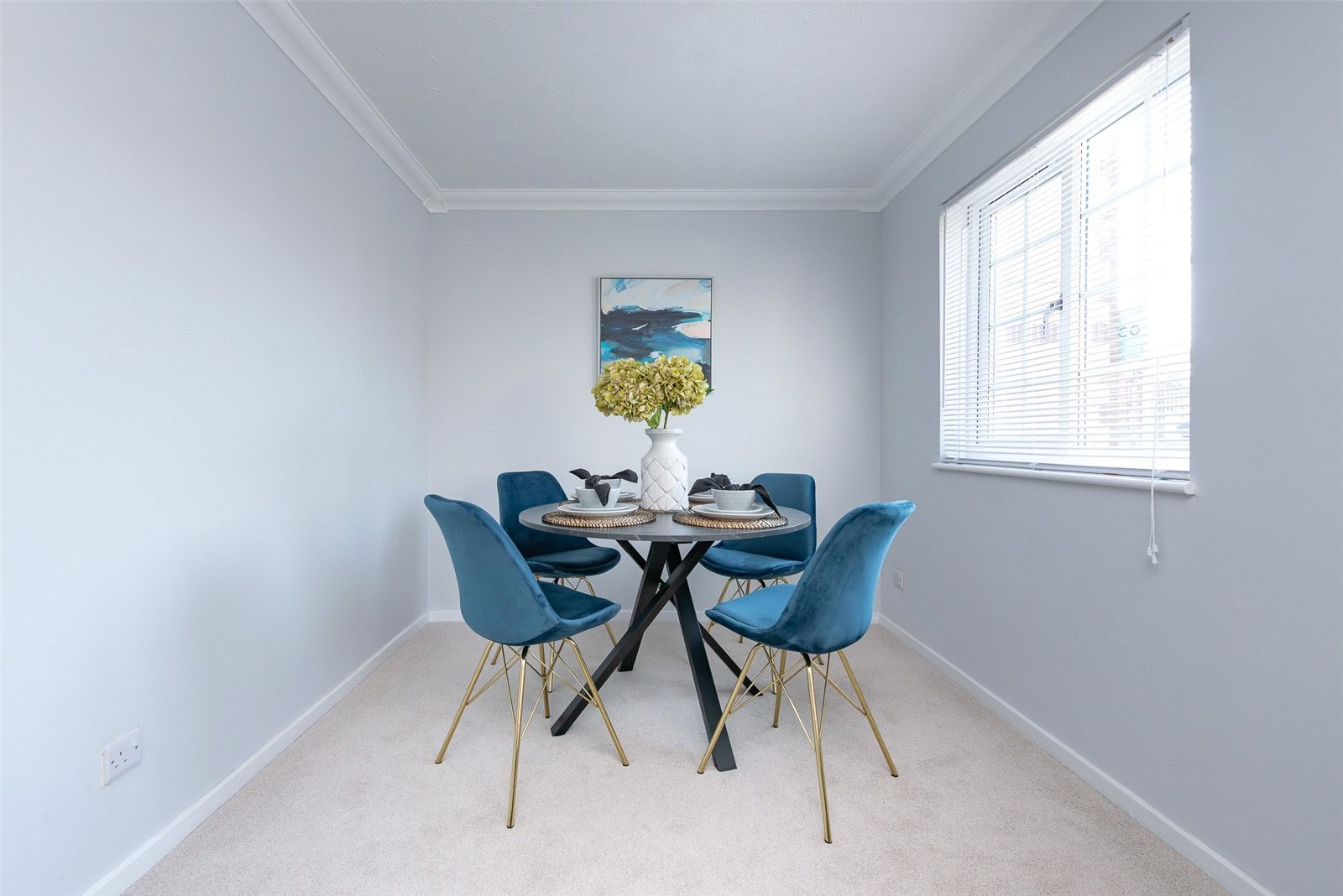 Shaw Drive, WALTON-ON-THAMES, Surrey image 12