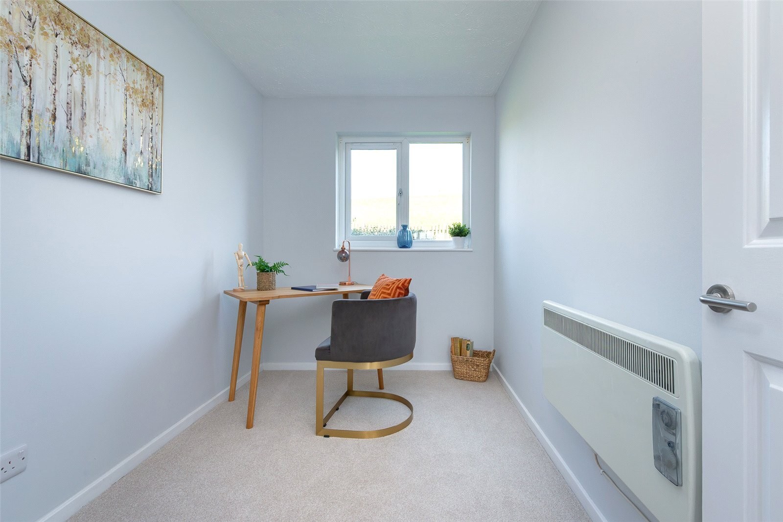 Shaw Drive, WALTON-ON-THAMES, Surrey image 14