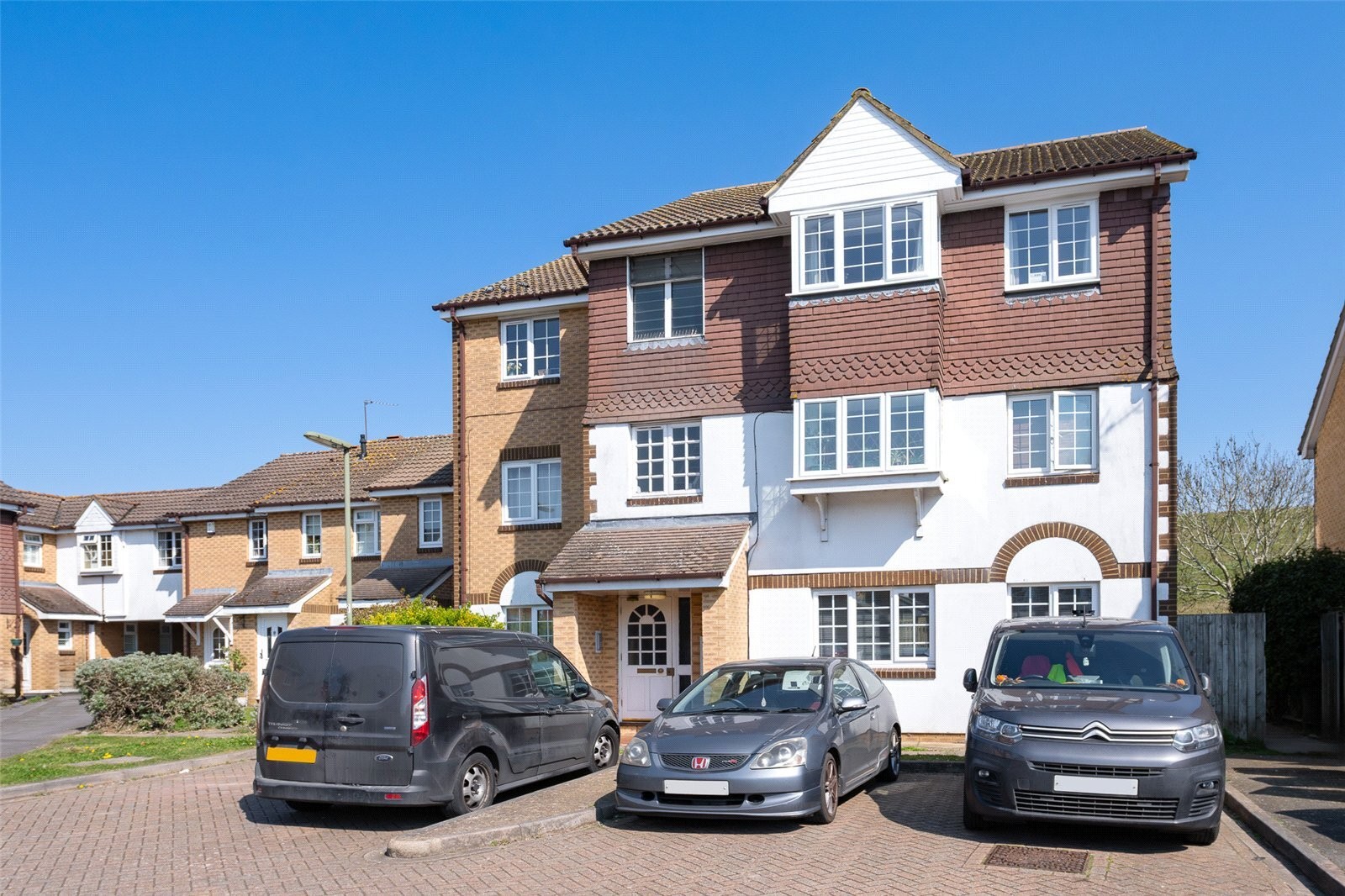 Shaw Drive, WALTON-ON-THAMES, Surrey image 19