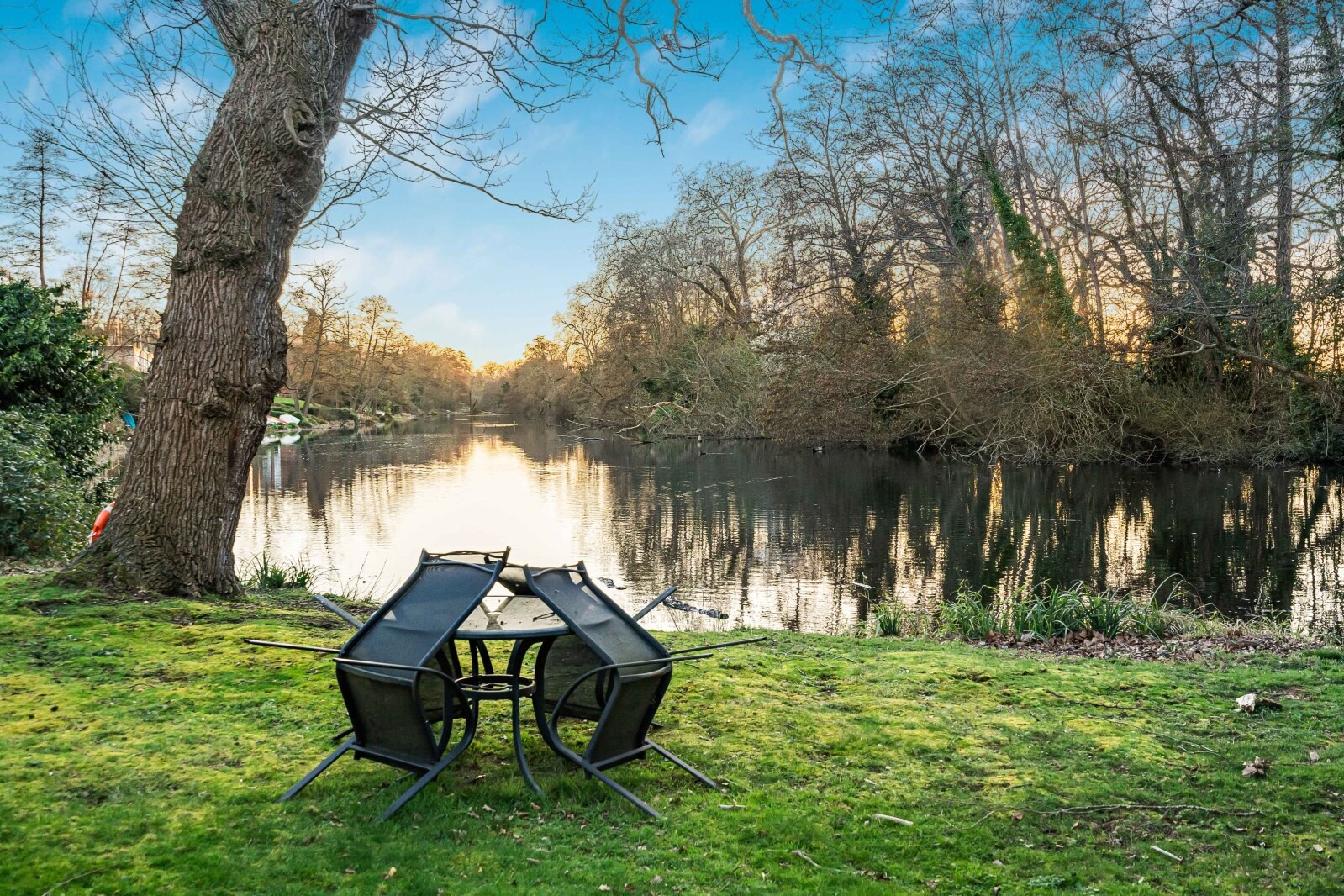 Lakeside, Weybridge, Surrey image 1