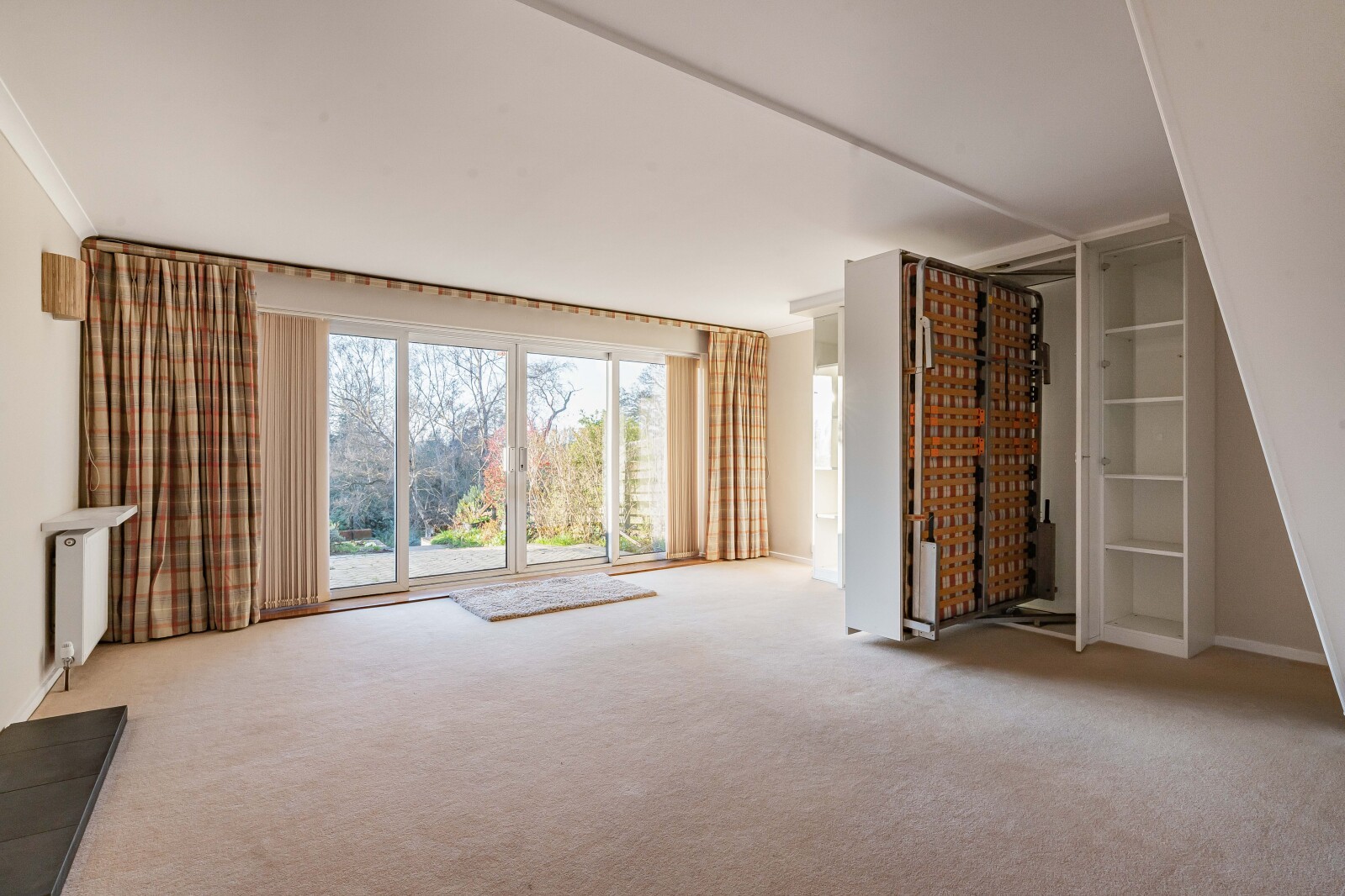 Lakeside, Weybridge, Surrey image 11