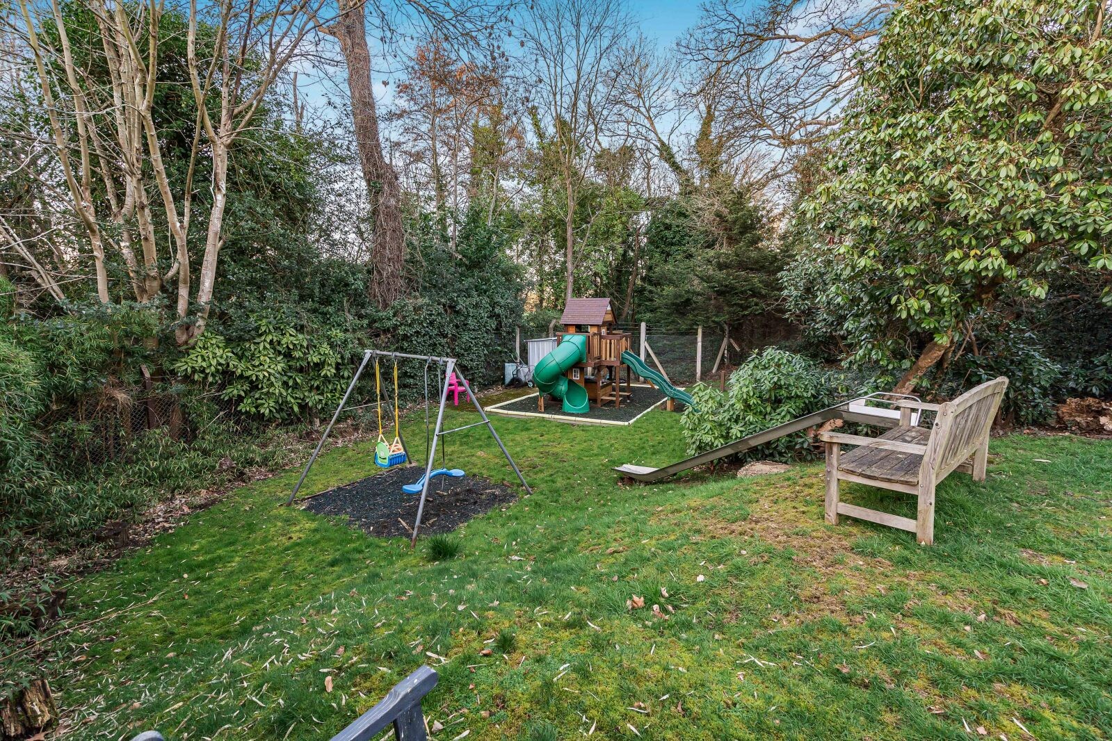 Lakeside, Weybridge, Surrey image 31
