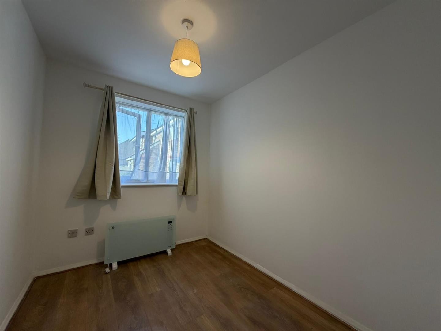 Luther King Close, London image 4