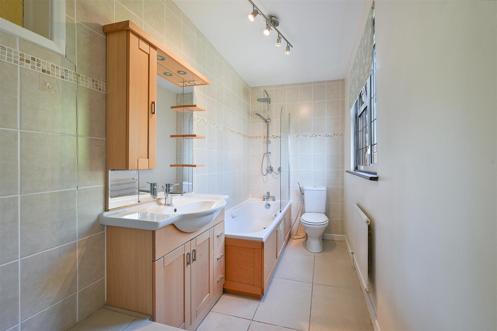 Colcokes Road, Banstead image 11