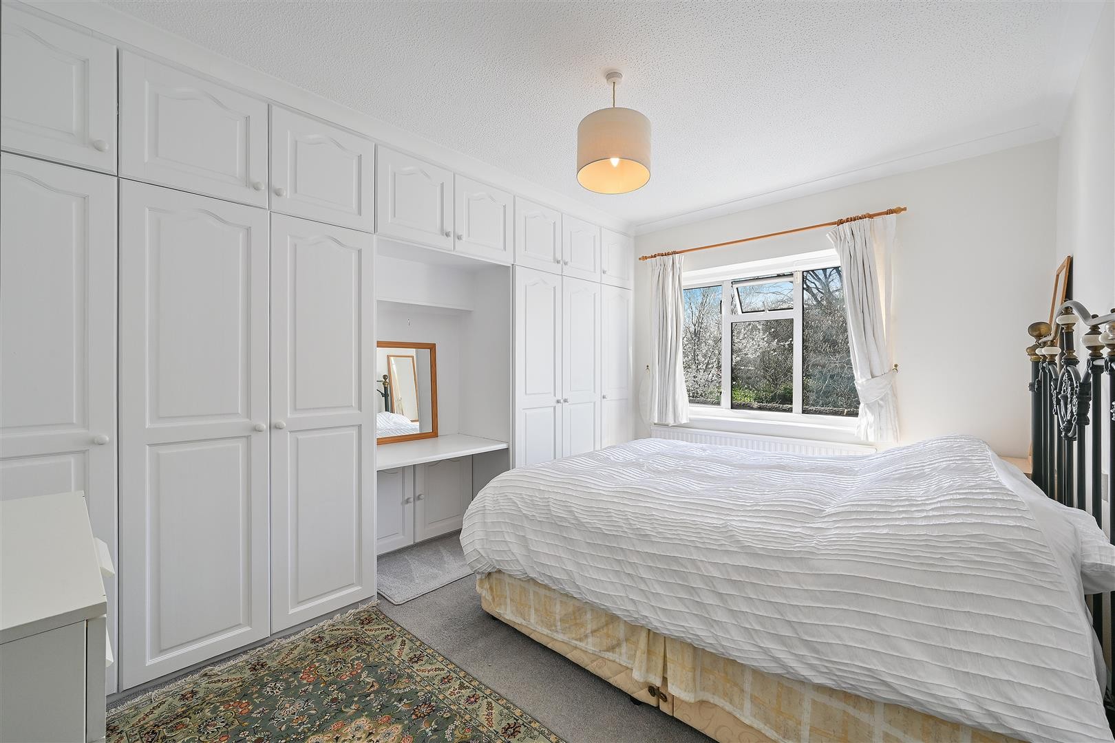 Colcokes Road, Banstead image 12