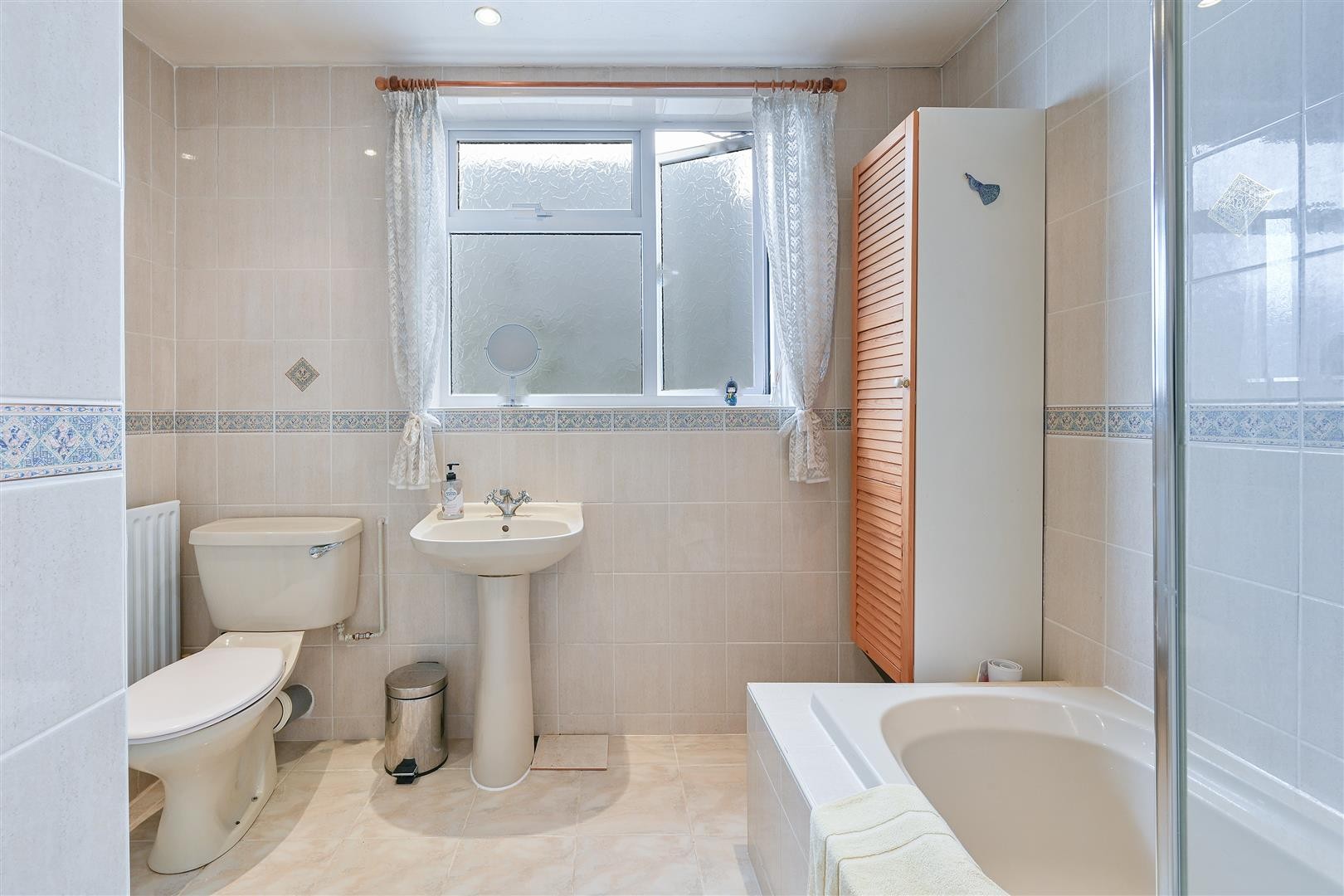 Colcokes Road, Banstead image 13