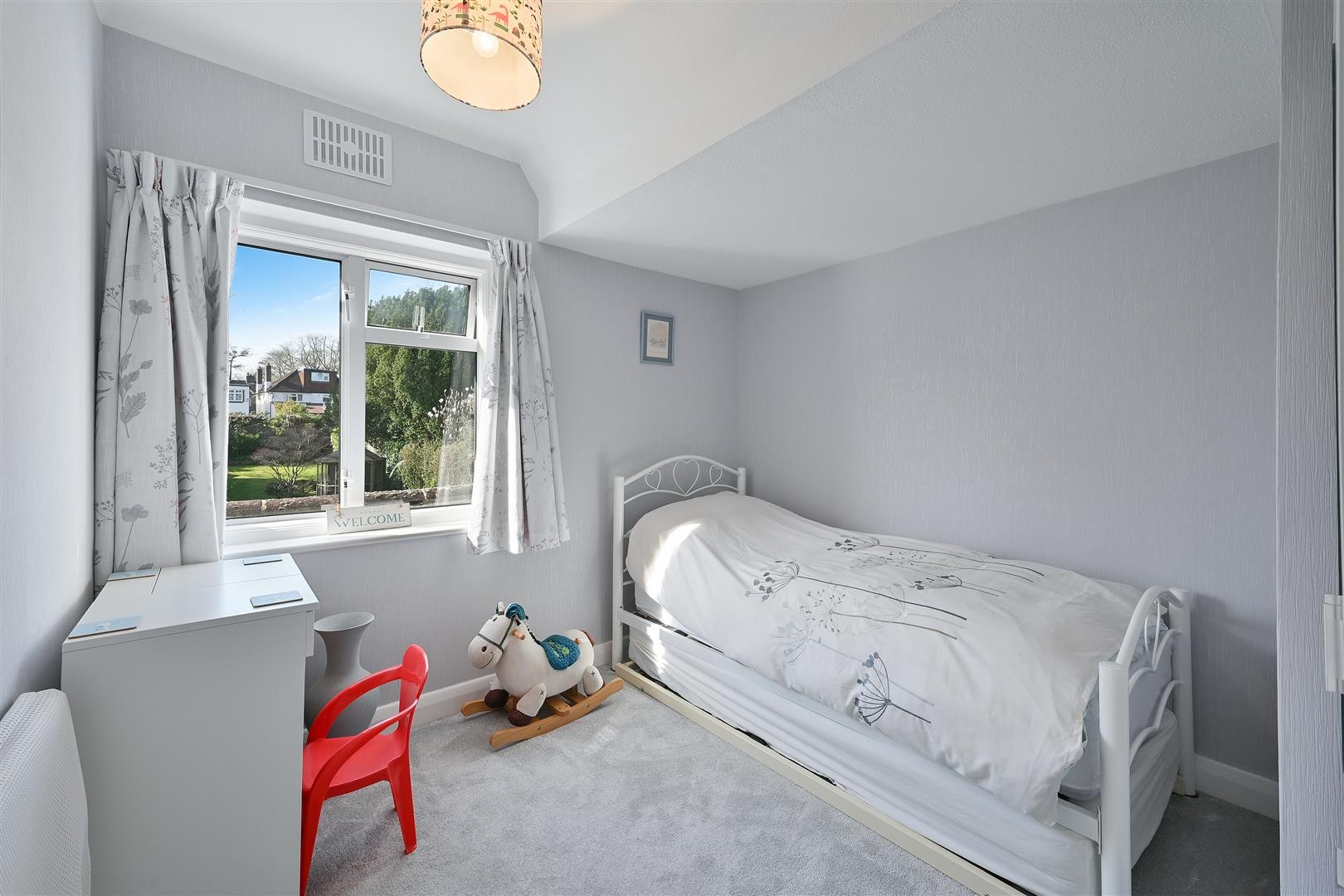 Colcokes Road, Banstead image 15