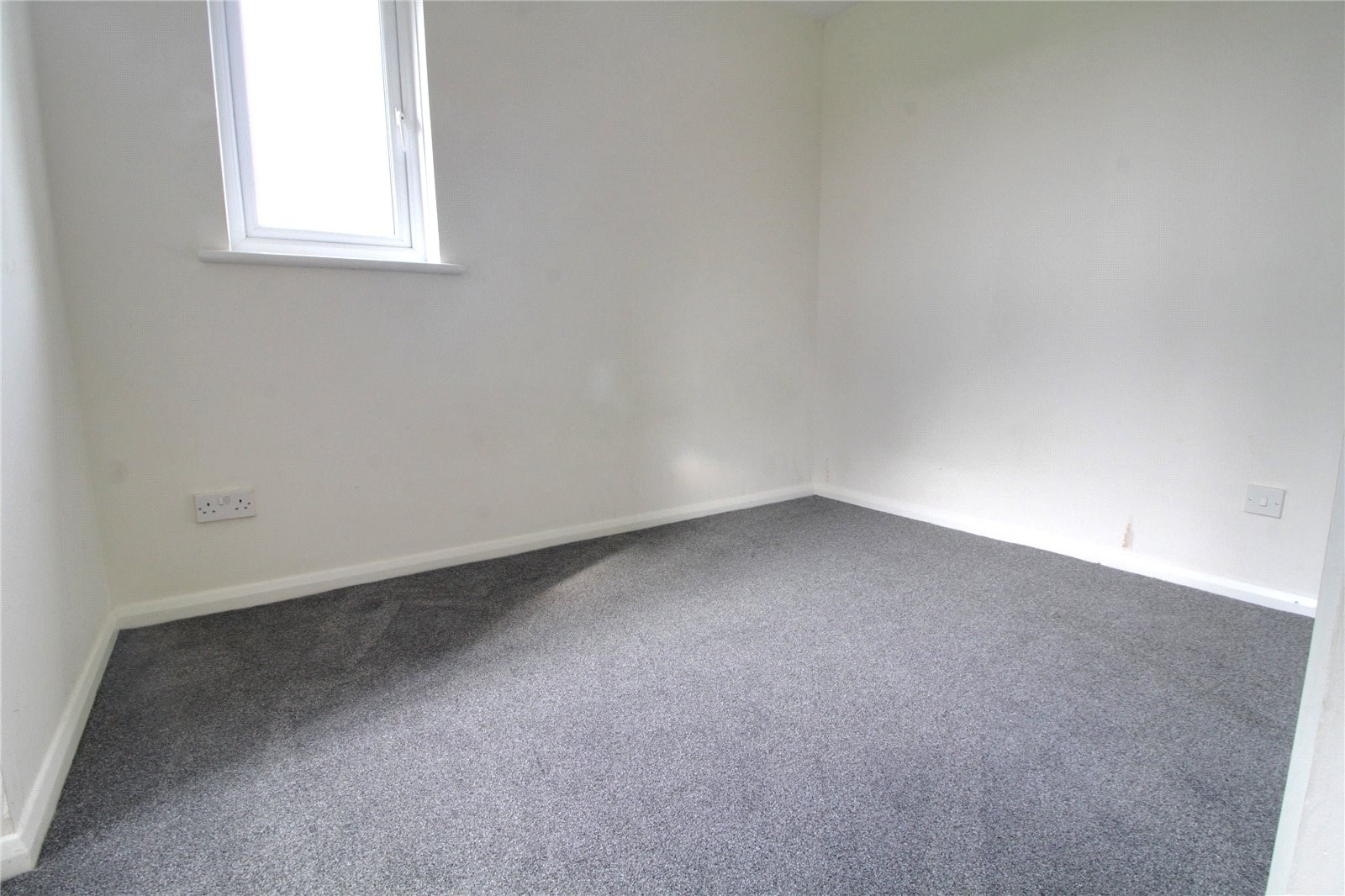 Woodfield Close, Enfield, Middlesex image 7