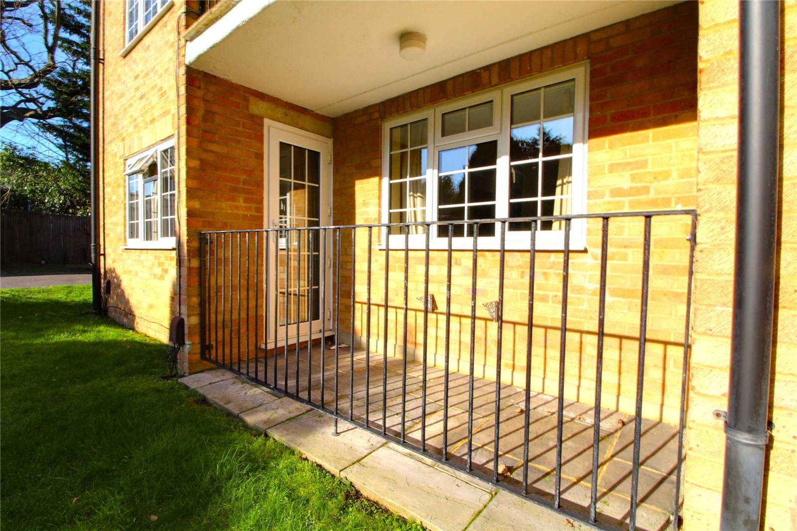 McAdam Drive, Enfield, Middlesex image 1