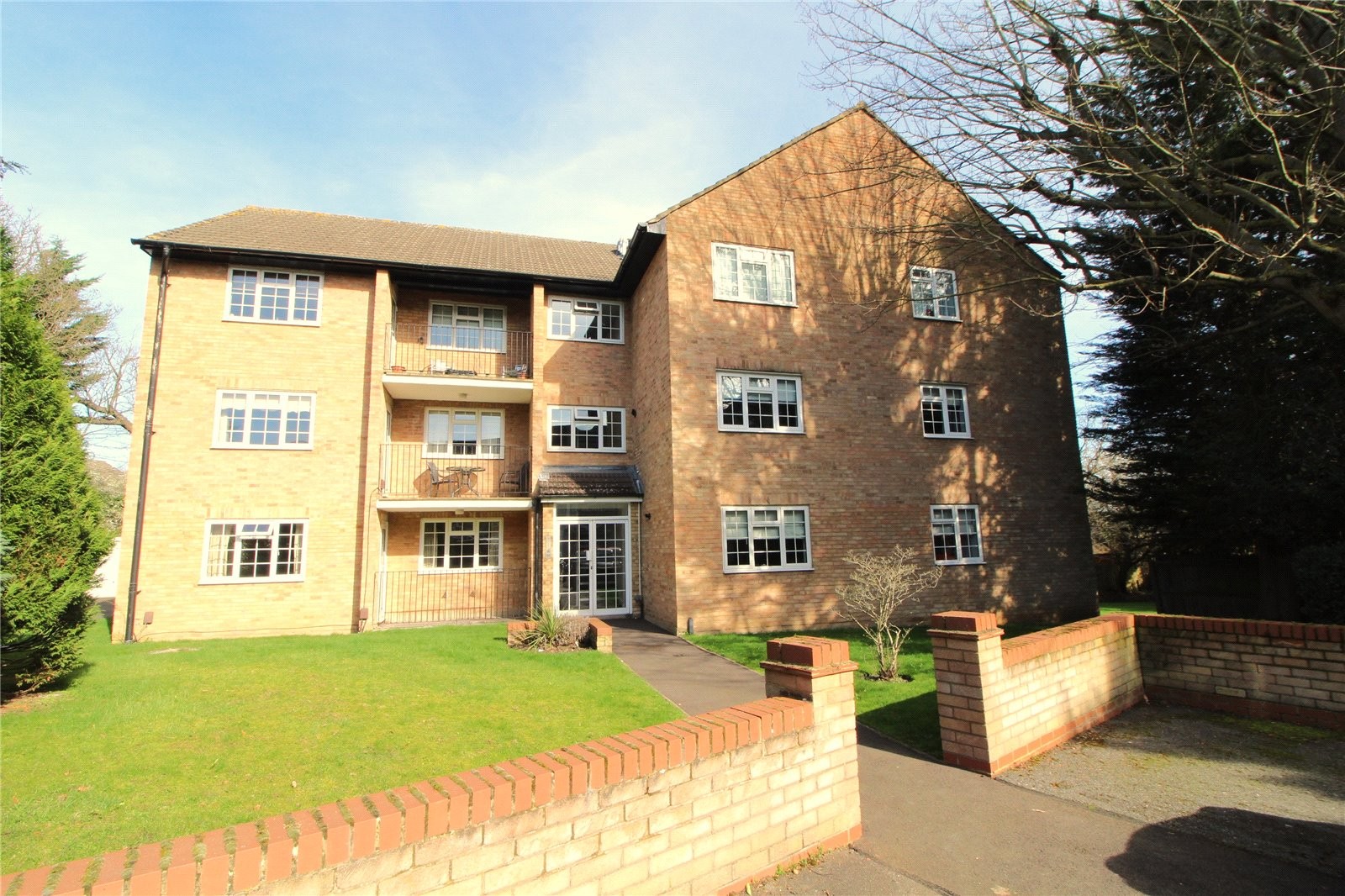 McAdam Drive, Enfield, Middlesex image 2