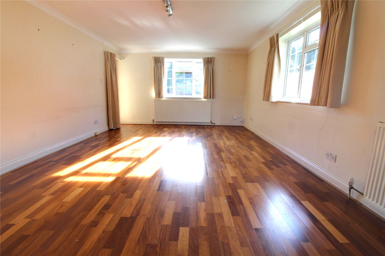 McAdam Drive, Enfield, Middlesex image 3