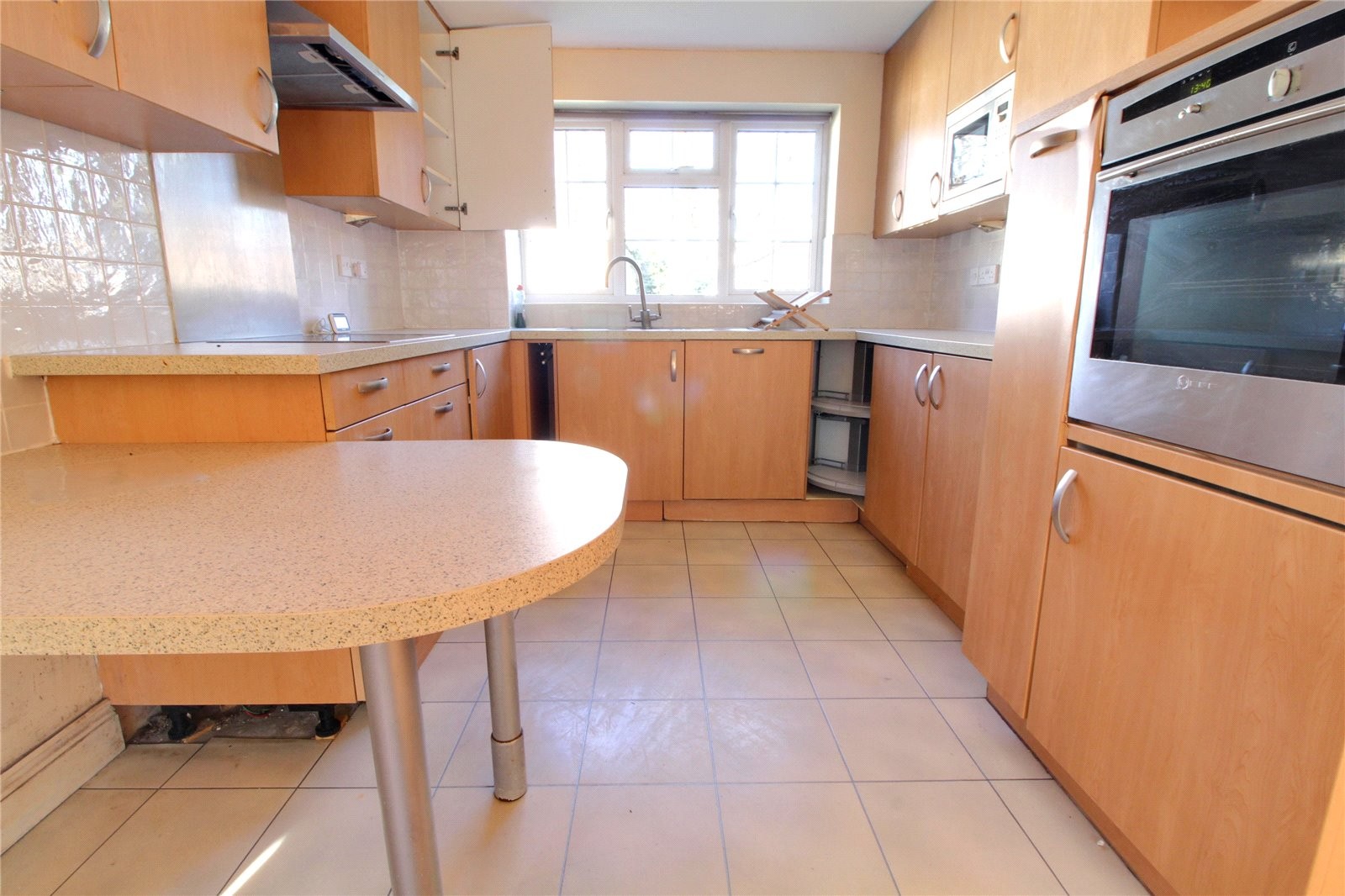 McAdam Drive, Enfield, Middlesex image 4