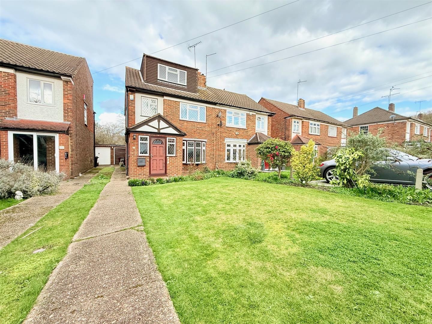Hawkwood Crescent, London image 2