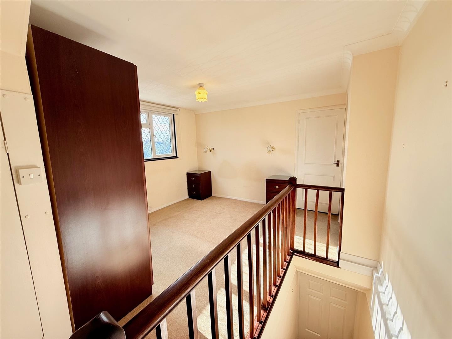 Hawkwood Crescent, London image 18